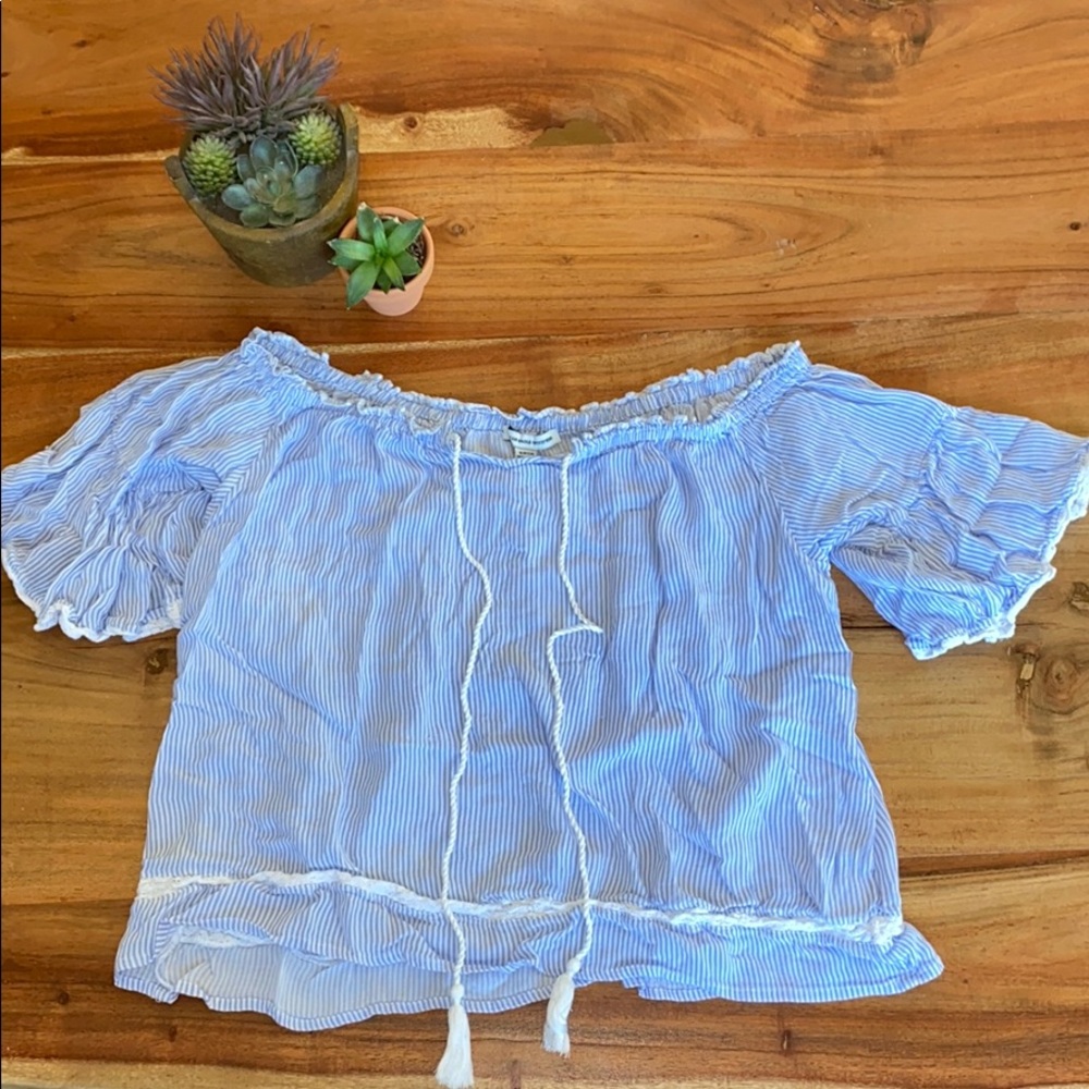 American eagle off the shoulder top